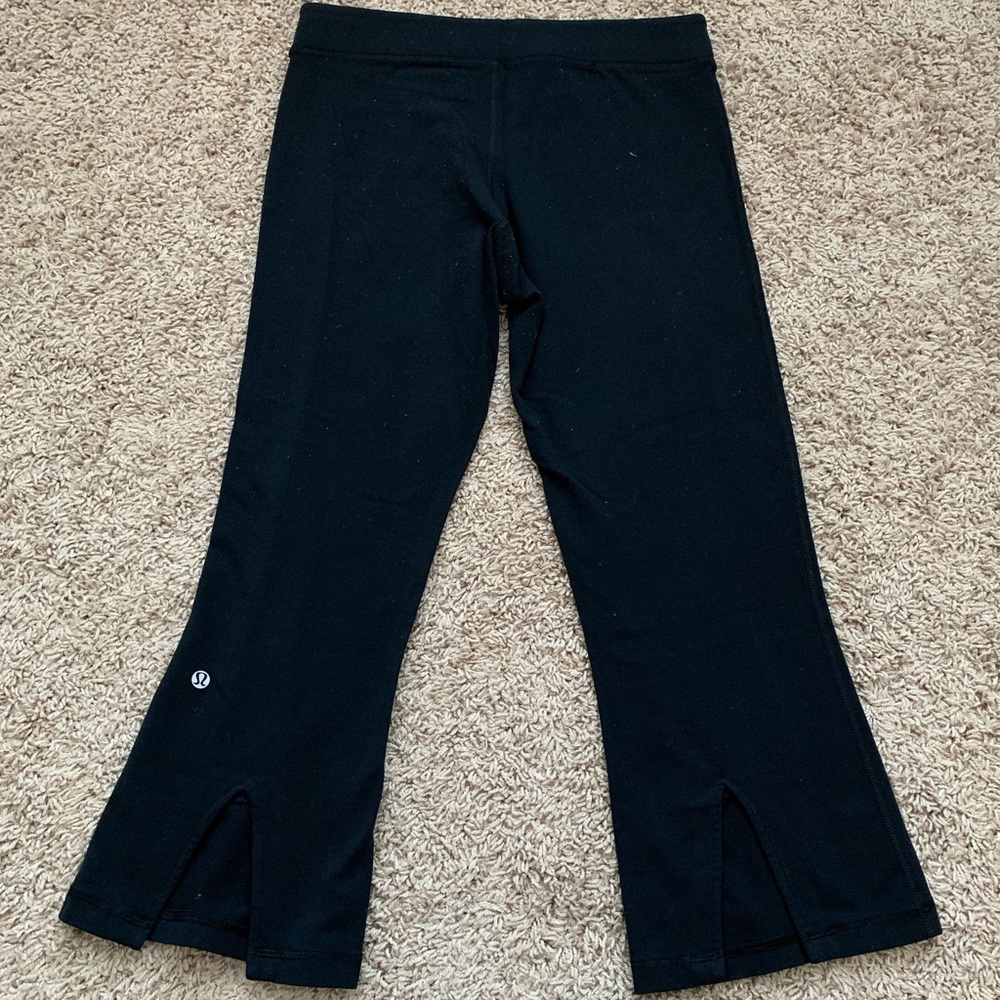 LULULEMON Women’s Leggings with cut on back of leg